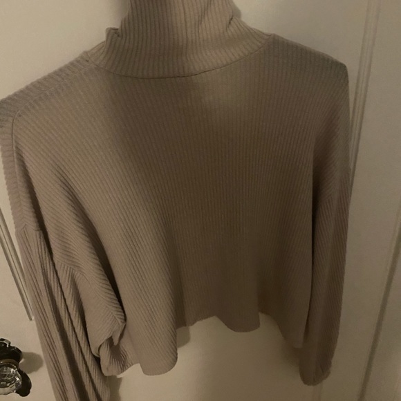 Nude turtle neck - Picture 1 of 2